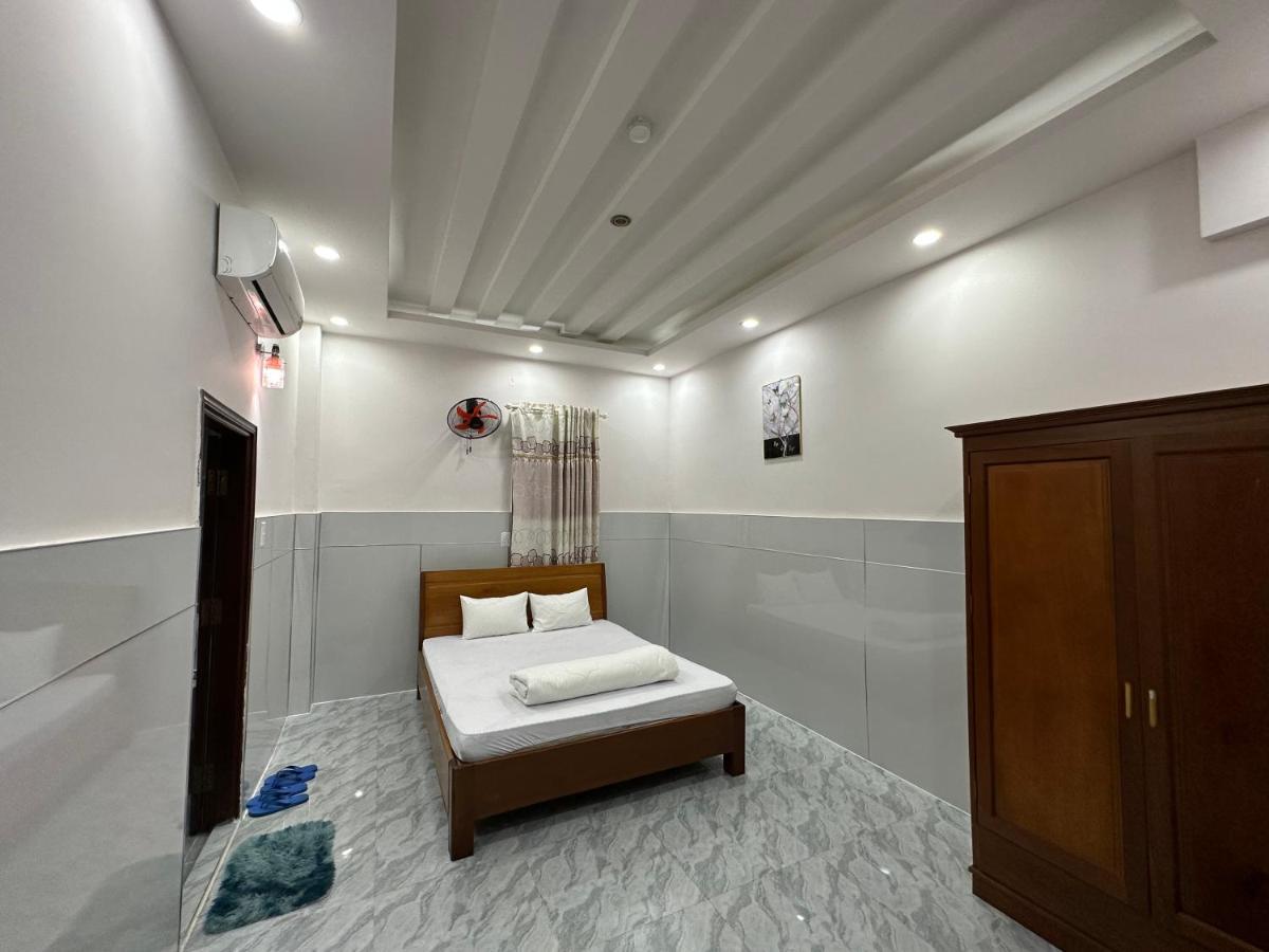 Hoang Linh Hotel Buon Ma Thuot Exterior photo