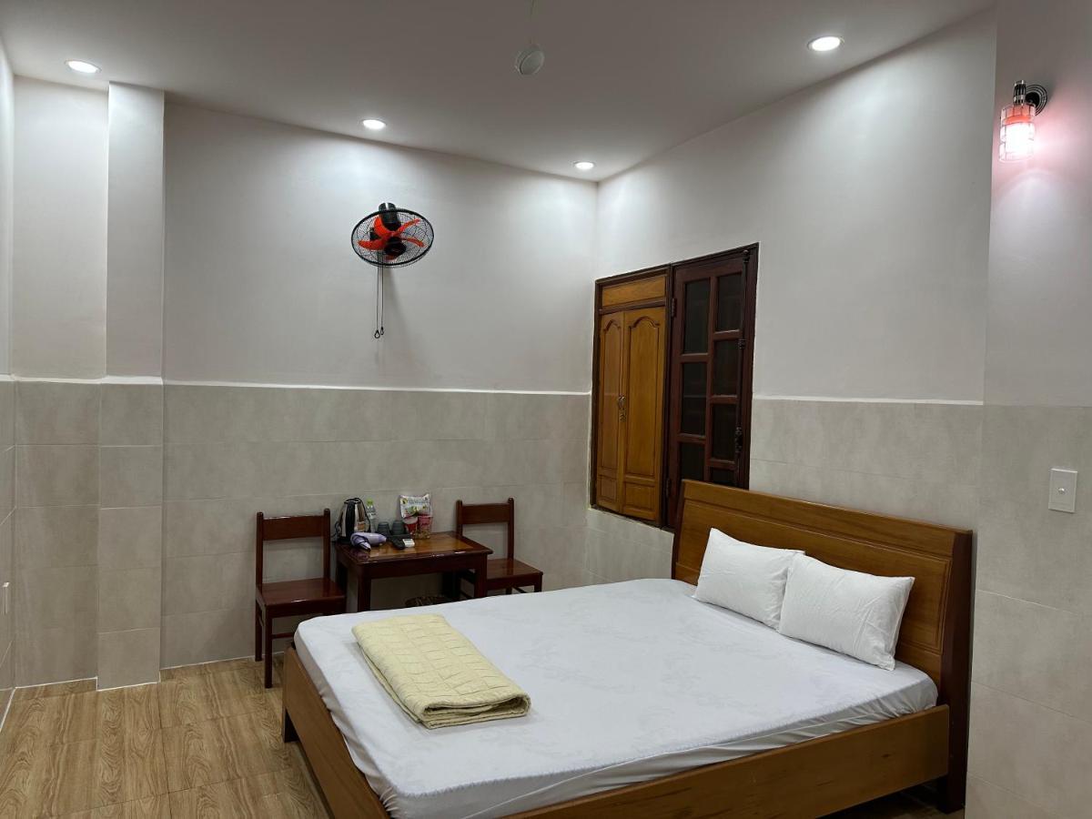 Hoang Linh Hotel Buon Ma Thuot Exterior photo