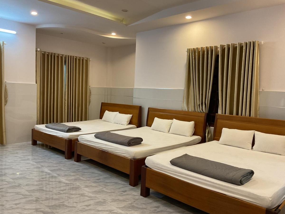 Hoang Linh Hotel Buon Ma Thuot Exterior photo