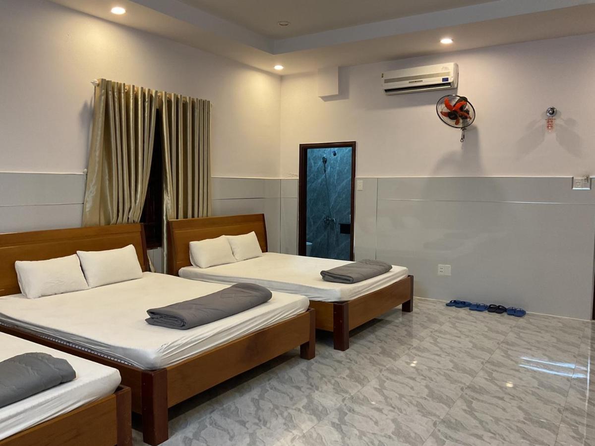 Hoang Linh Hotel Buon Ma Thuot Exterior photo